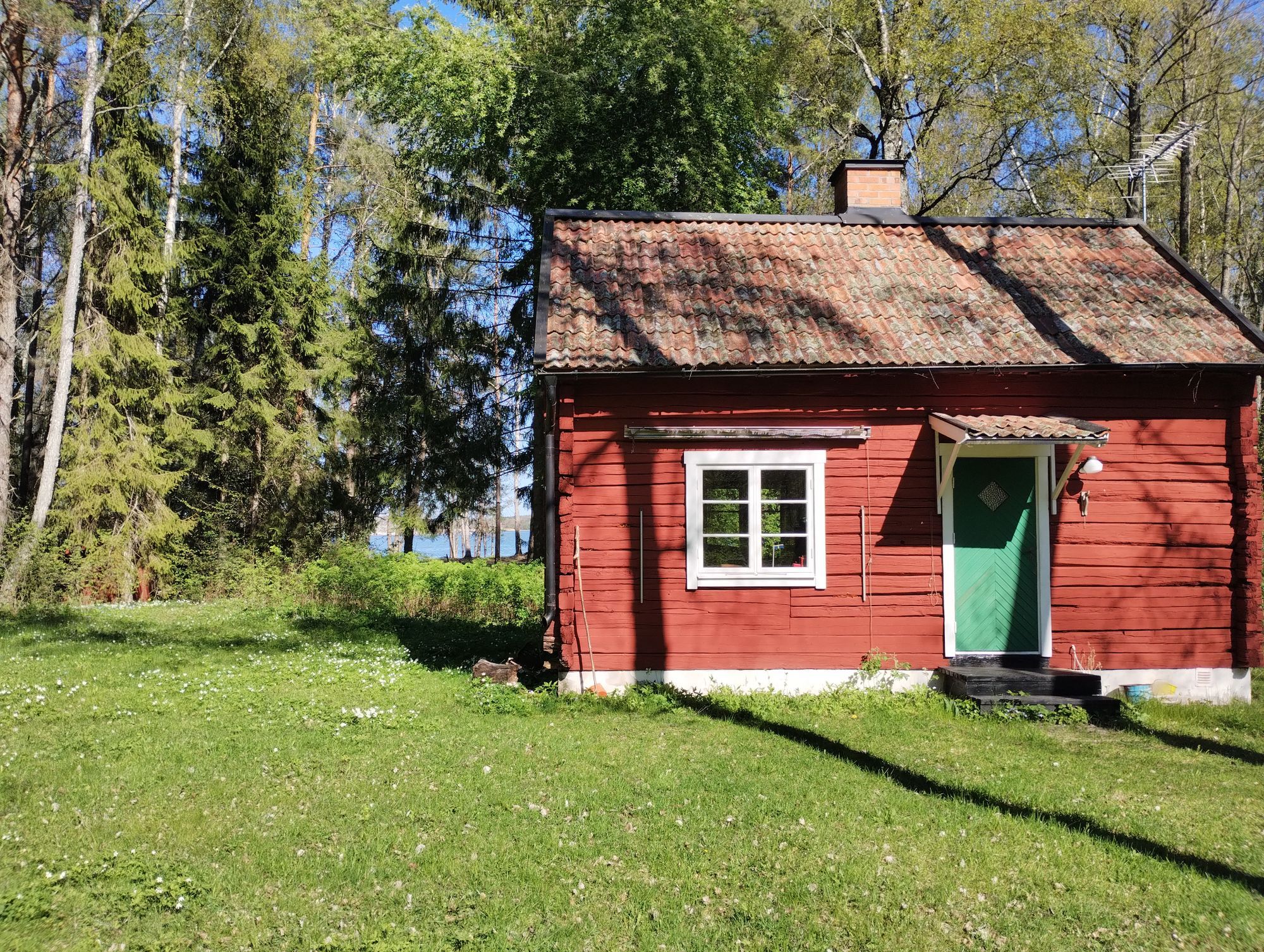 Litet och enkelt torp med utsikt över Granfjärden
