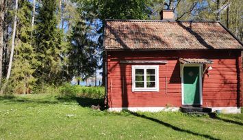 Litet och enkelt torp med utsikt över Granfjärden
