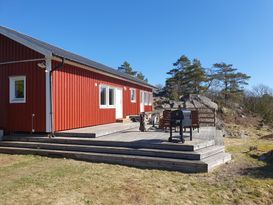 Stugan Hultet, Tjörn