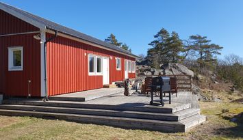 Stugan Hultet, Tjörn