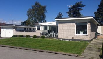 1-plansvilla nära havet i Oxelösund (4-12 bäddar)