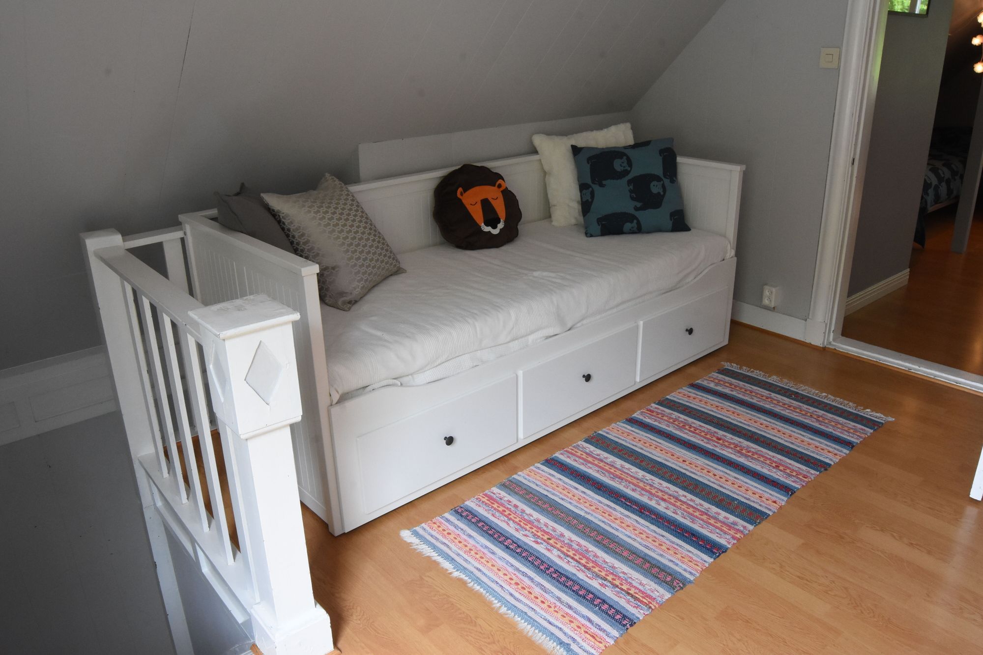 Charmigt hus med plats för två familjer – bild 9 av 13