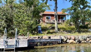 Mysig stuga vid havet med egen badbrygga