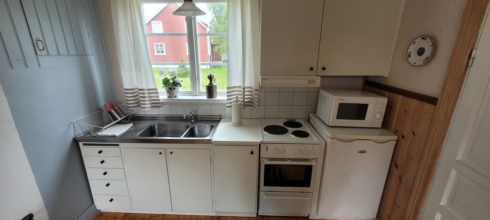 Krånggårdens gammelstuga uthyres dygns-/veckovis. – bild 7 av 24