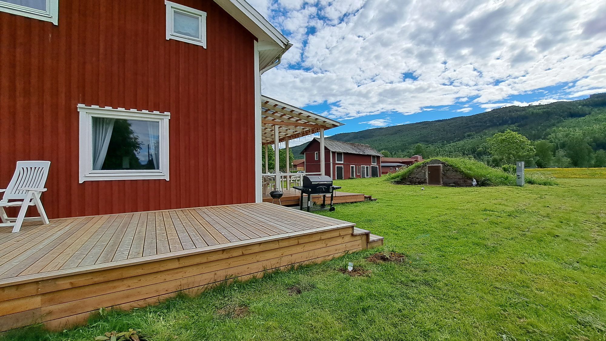 Trevligt hus med naturnära läge mellan älv och ber – bild 20 av 24