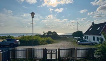 Gula villan på stranden - Brantevik, Österlen