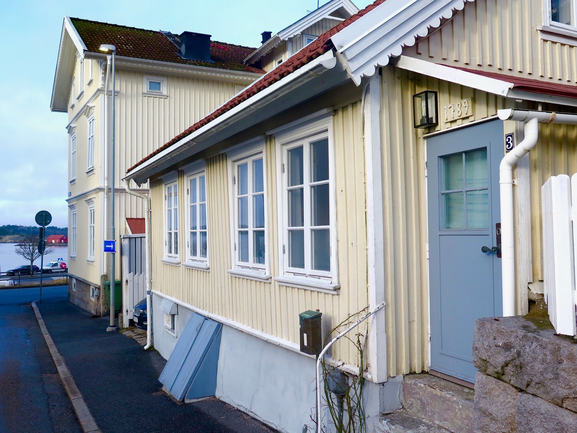 Hus vid Norra hamnen i Strömstad