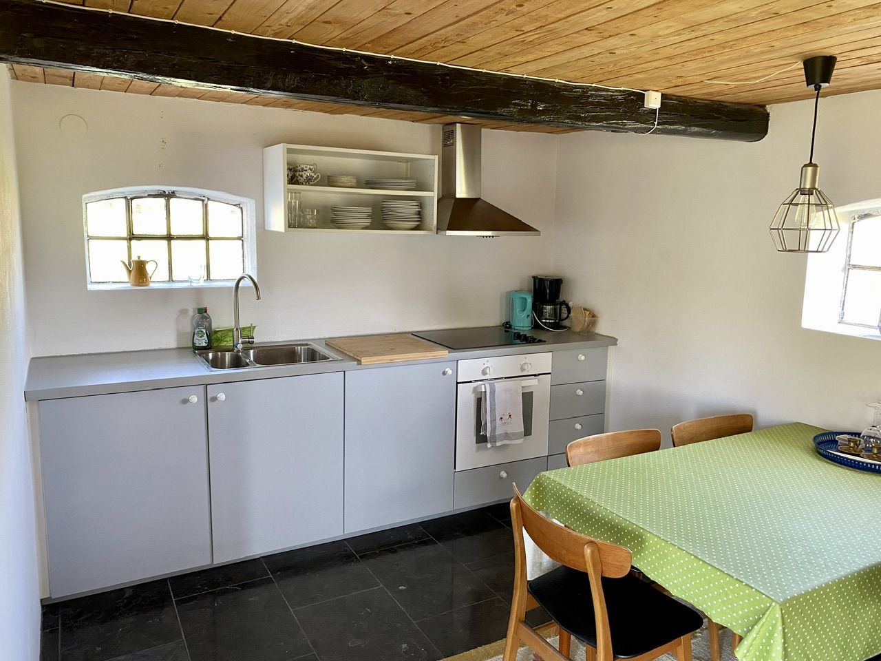 Gård nära Ale Stenar och havet – bild 15 av 19