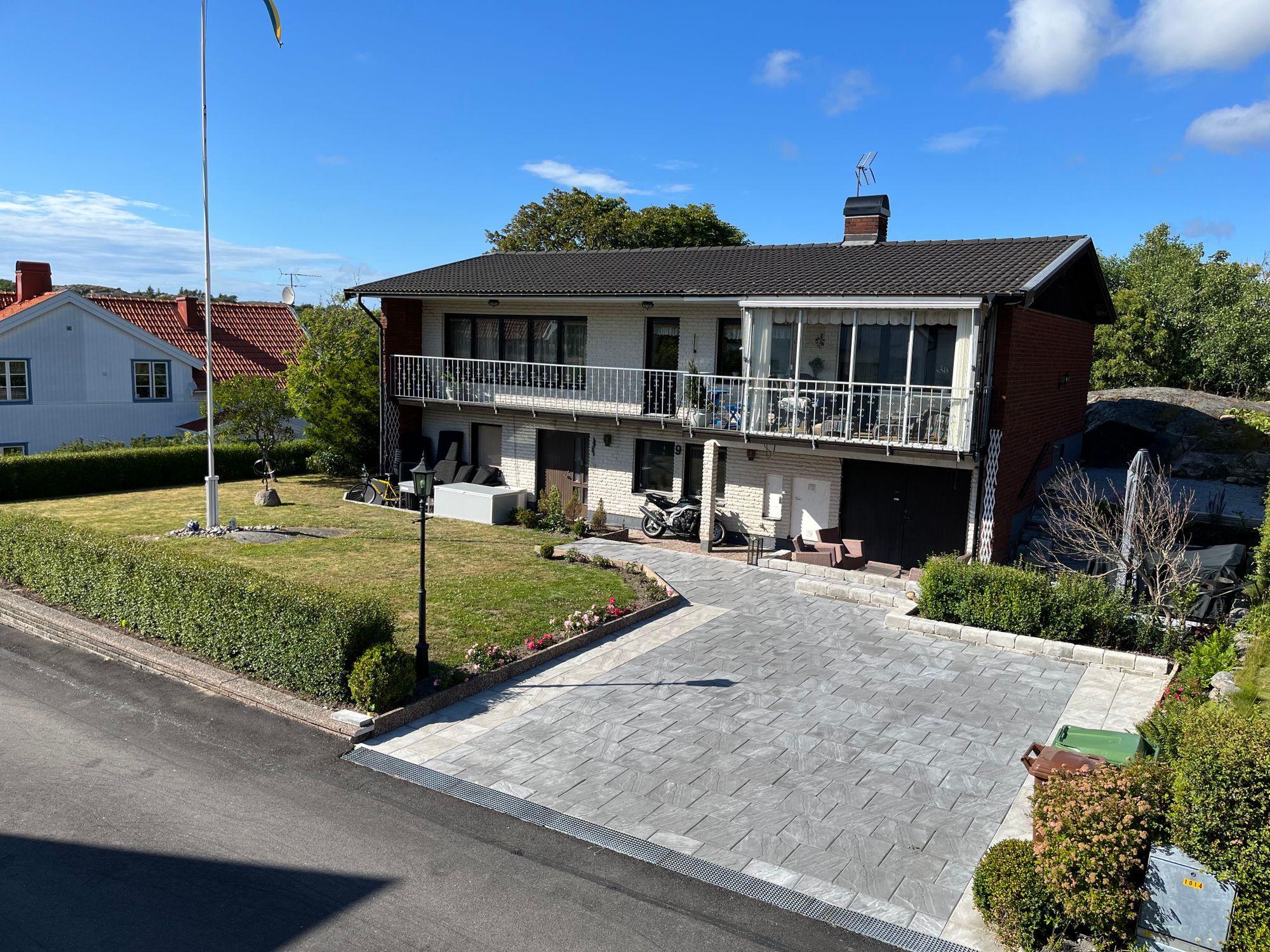 Rymlig övervåning i villa på Orust,Hälleviksstrand
