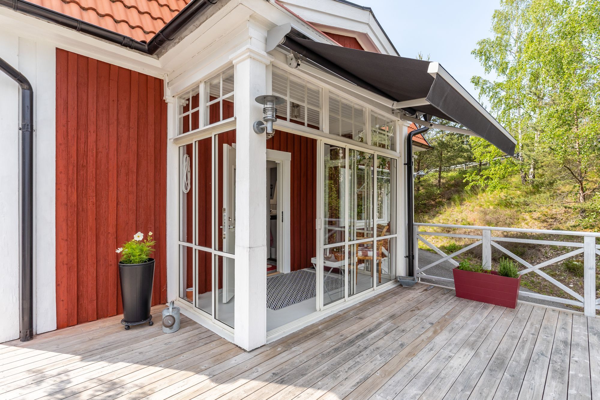 Vackert skärgårdshus med havstomt och egen badö – bild 14 av 24