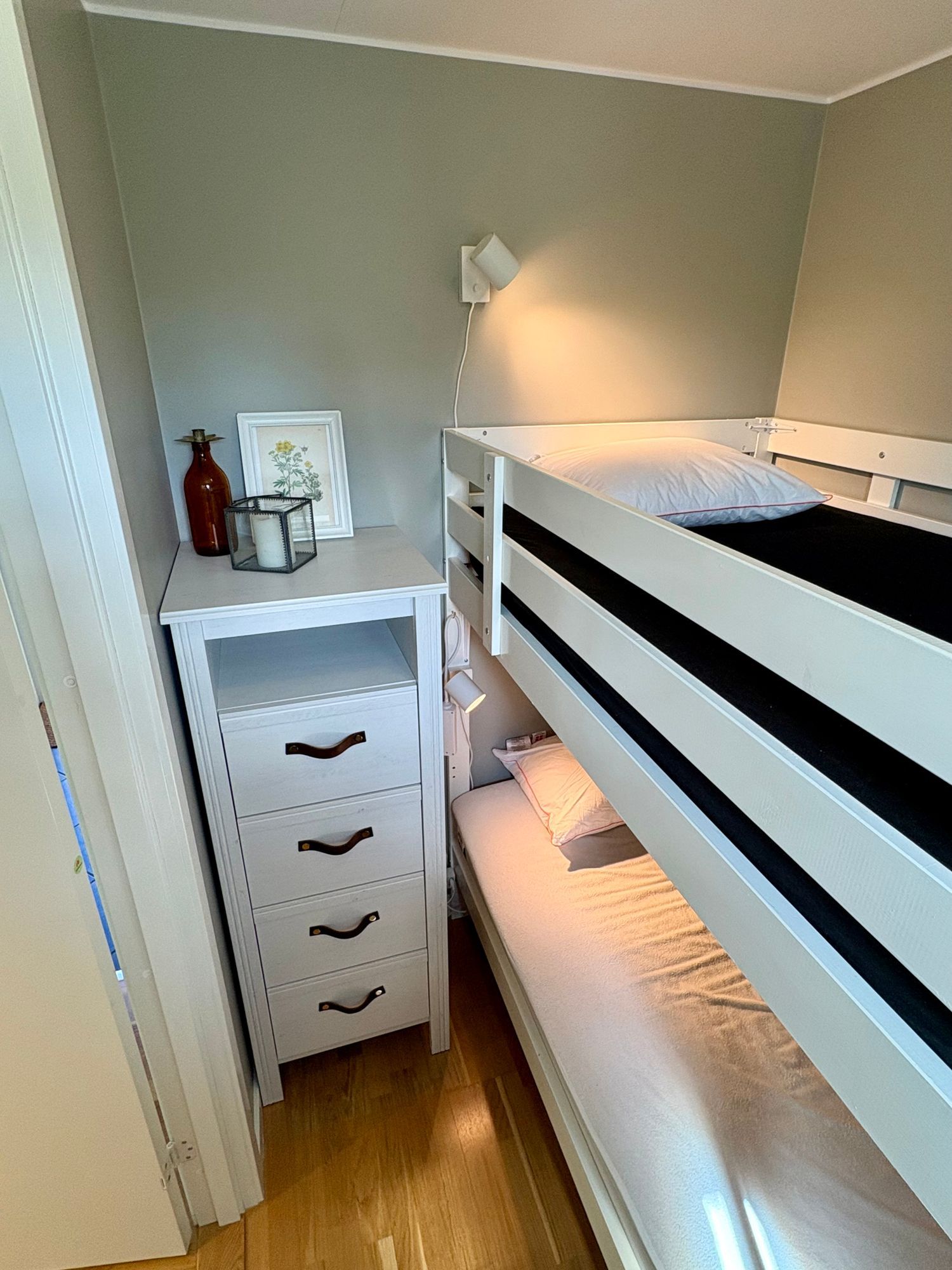 Modern stuga vid kusten - nära Visby. – bild 11 av 14