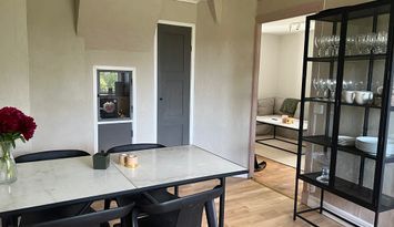 Lantligt kalkstenshus på norra Gotland