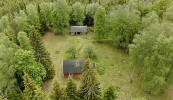 Avskilt torp i skogen – off grid, fiske & stillhet