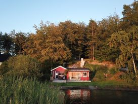 Mysig Stuga vid Ivösjön i Skåne med Privat Brygga