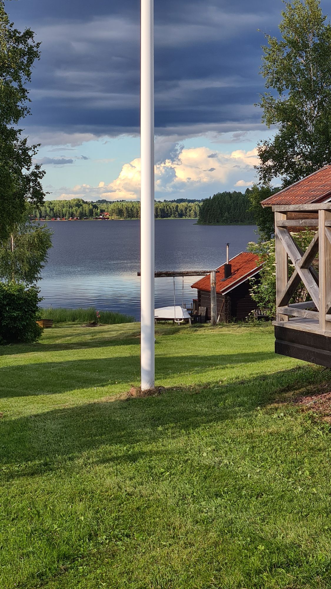 Charmig stuga vid vattnet i Gesunda – bild 7 av 24