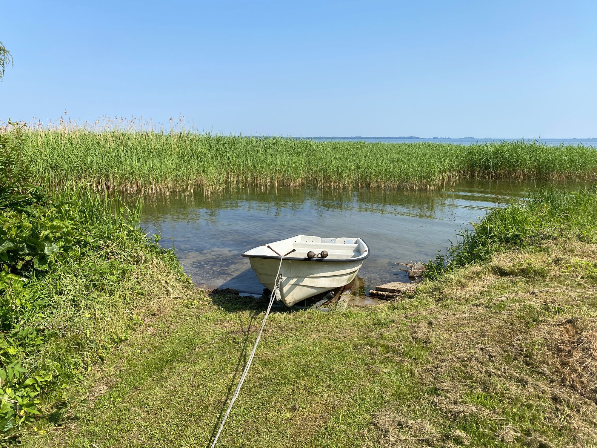 Sommarhus vid Södra Hjälmaren med sjötomt – bild 4 av 24