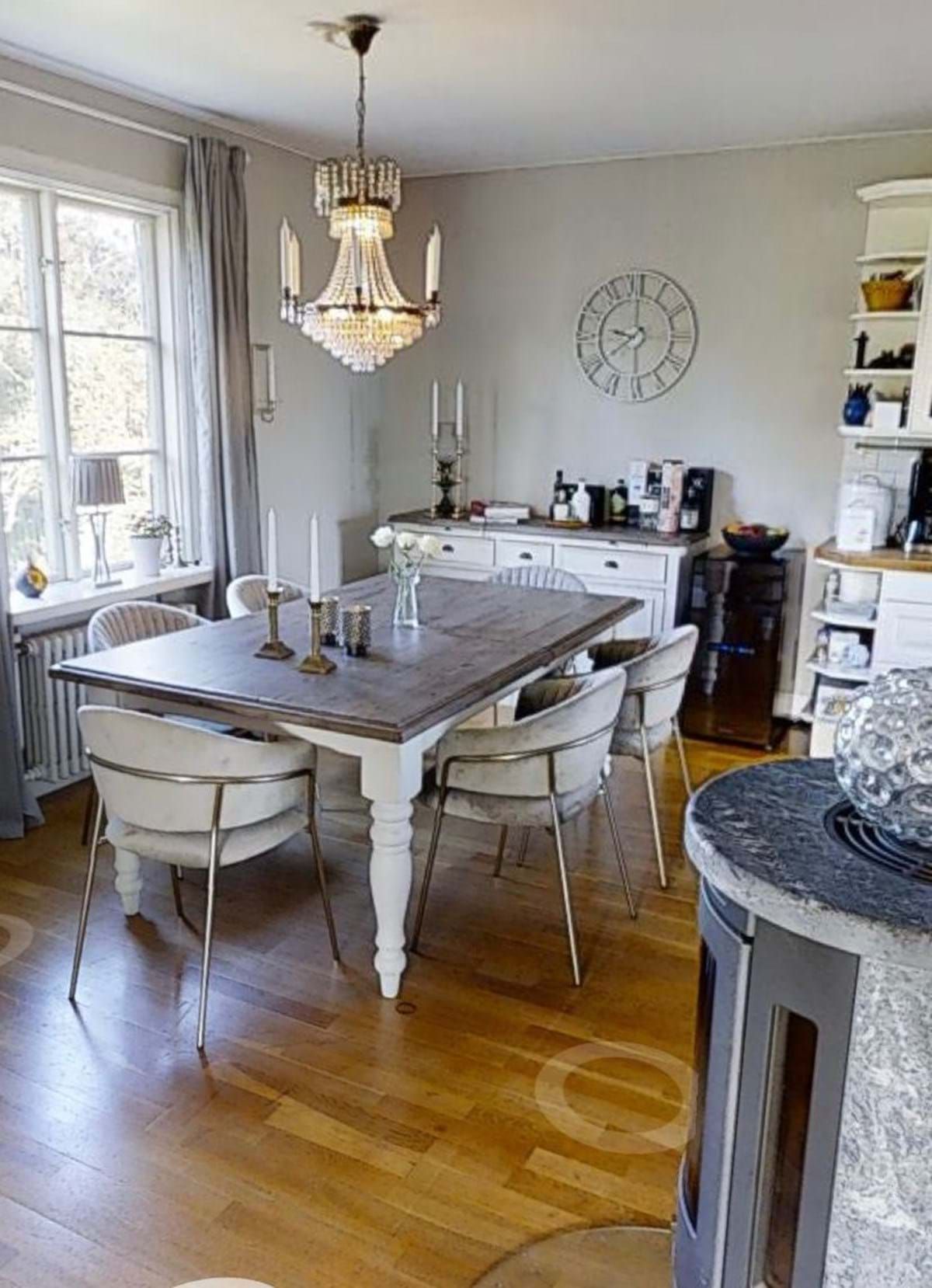 Fantastiskt hus med fina altaner – bild 8 av 15