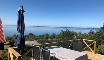 Semesterhus med underbar havsutsikt