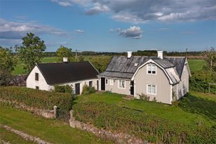 Sommarhus på Öland med stor trädgård