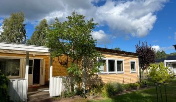 Charmig stuga nära fantastisk strand