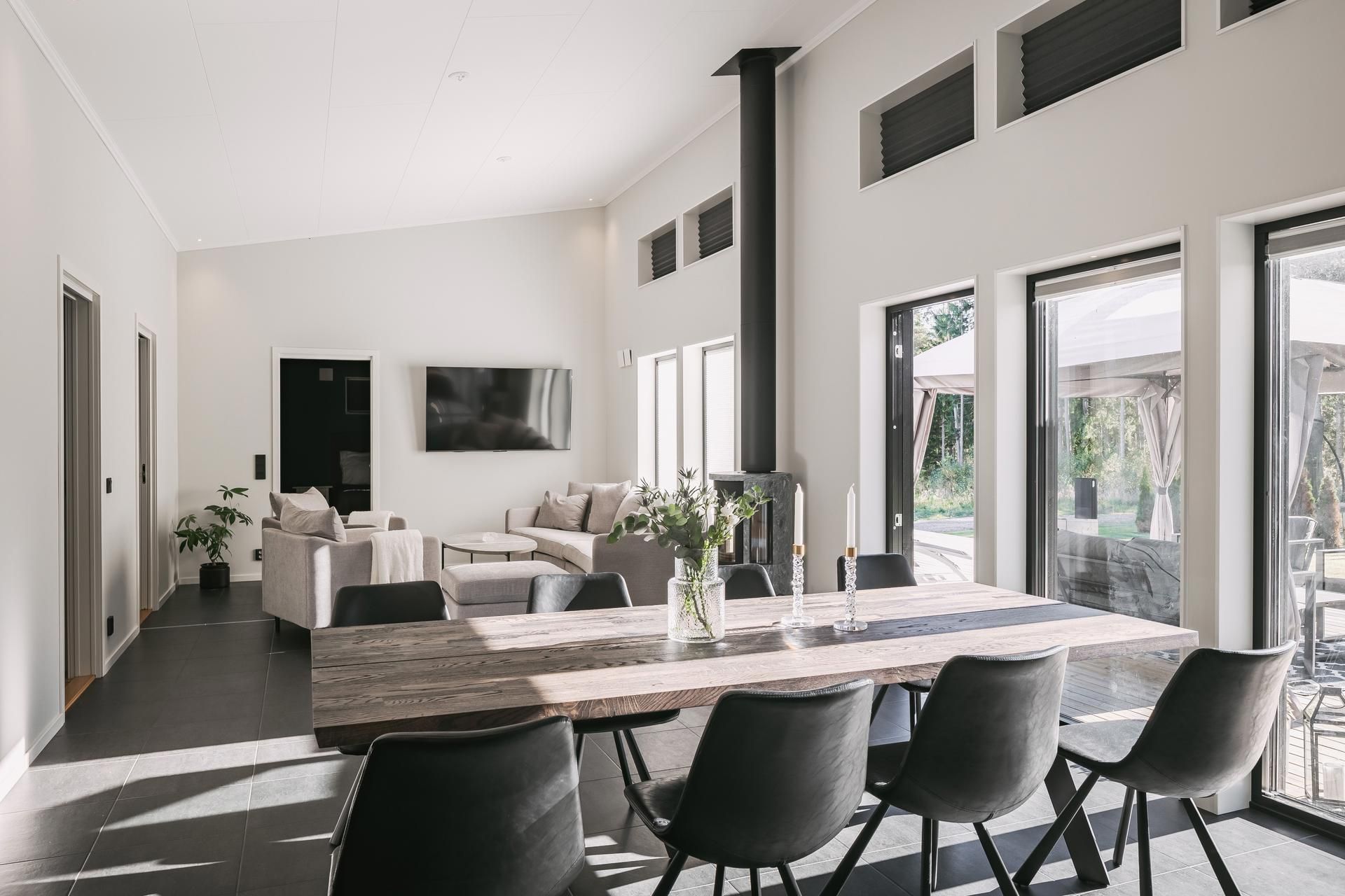 Stort hus ute på en fin Ö nära Vänern – bild 9 av 19