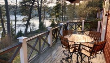 Skenora Ingarö. Avskild läge med privat brygga