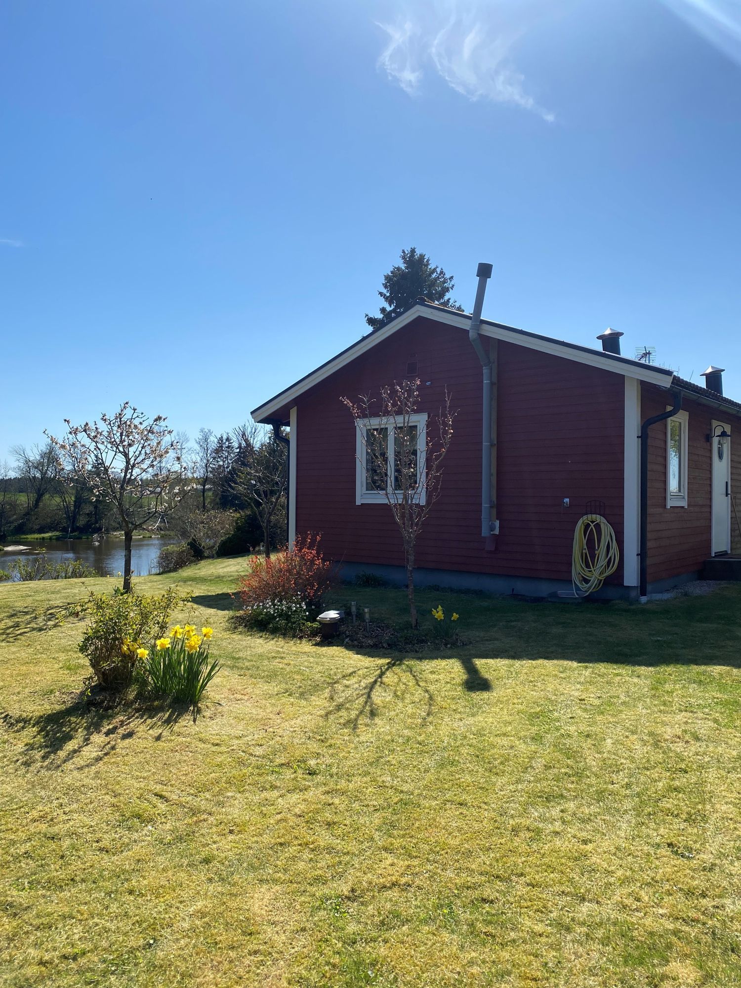 Stuga vid Dalbergsån – bild 2 av 15