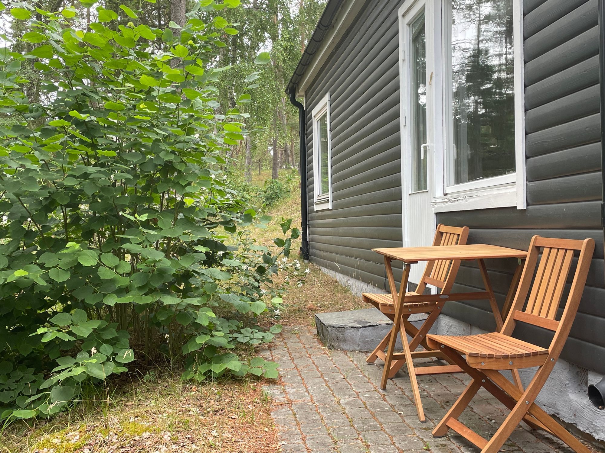 Rymlig stuga nära hav och sandstrand. – bild 10 av 24