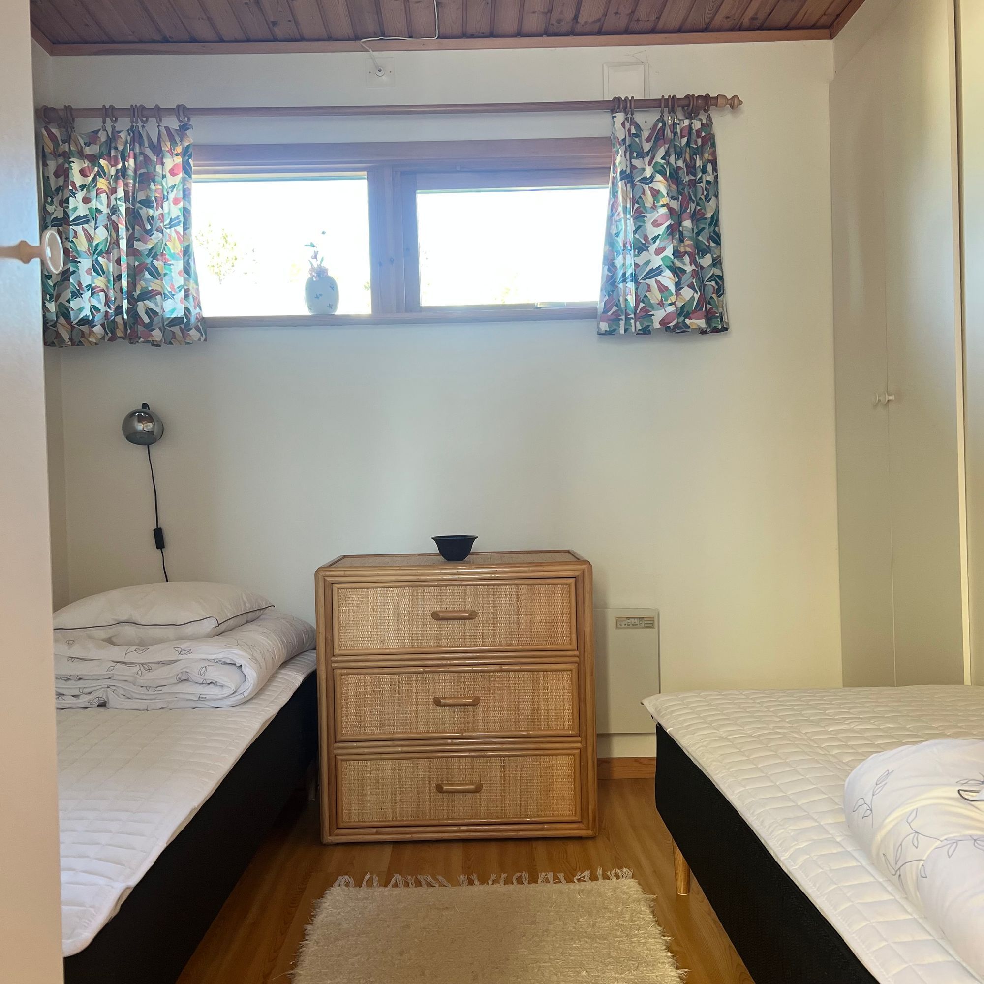 Soldränkt sommarhus i Beddingestrand – bild 13 av 19