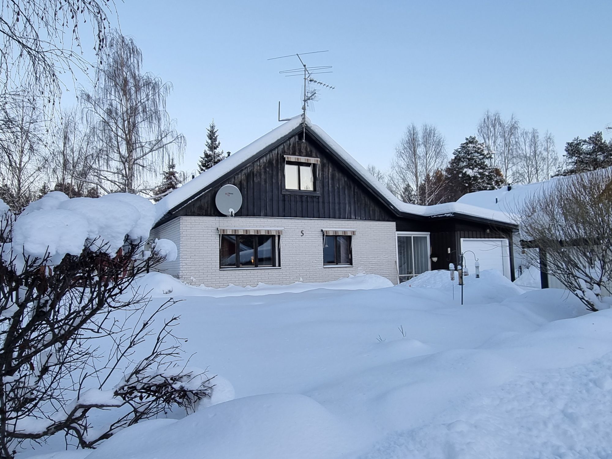 Hus Norrbotten – Rymligt hus nära Storforsen – bild 5 av 24