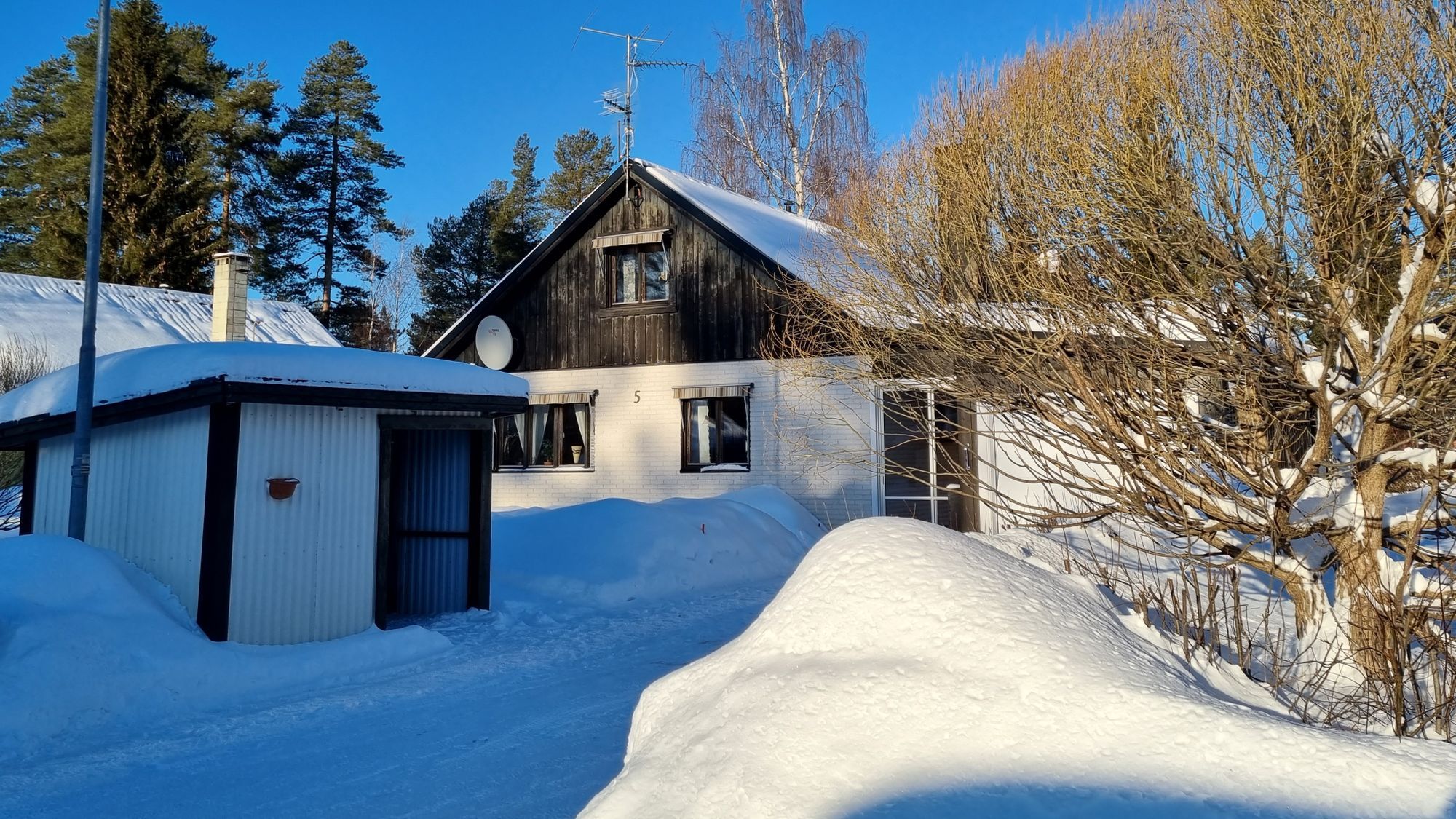 Hus Norrbotten – Rymligt hus nära Storforsen – bild 4 av 24