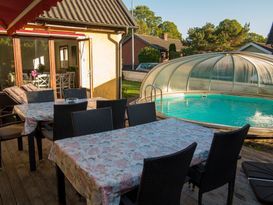 Stor villa med pool i Visby
