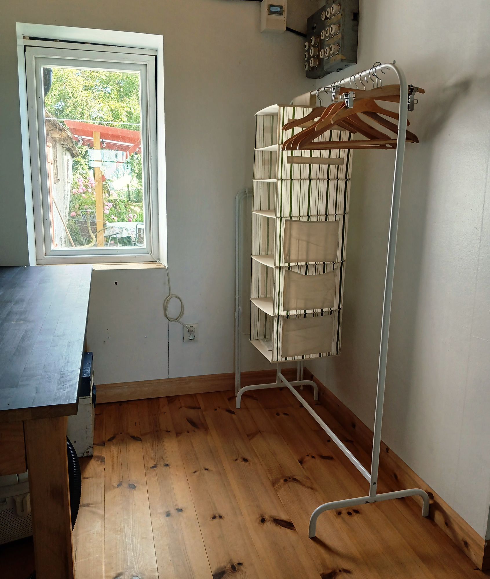 Österlen, charmig stuga med trädgård – bild 22 av 24