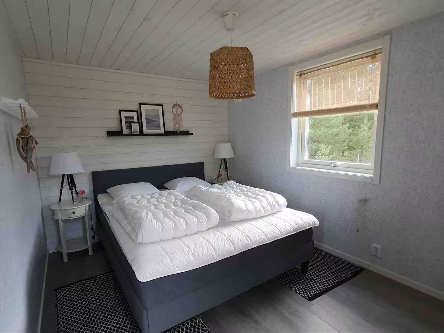 Nybyggt hus med pool i naturskönt område – bild 23 av 24