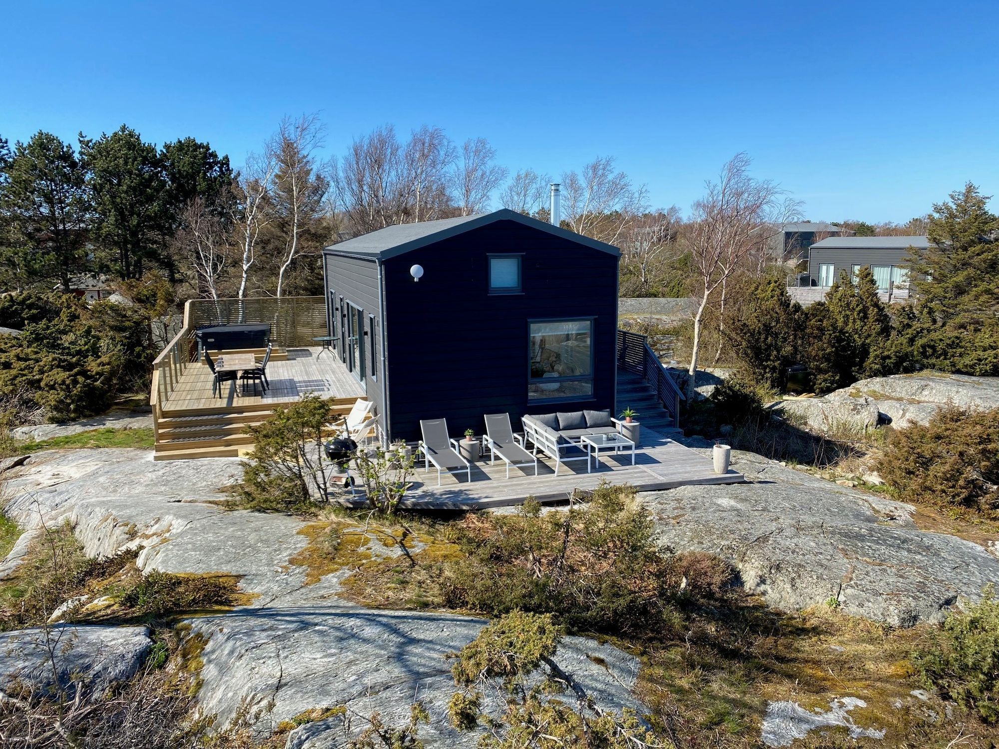 Modernt Hus med Havsutsikt på Knarrholmen – bild 2 av 22
