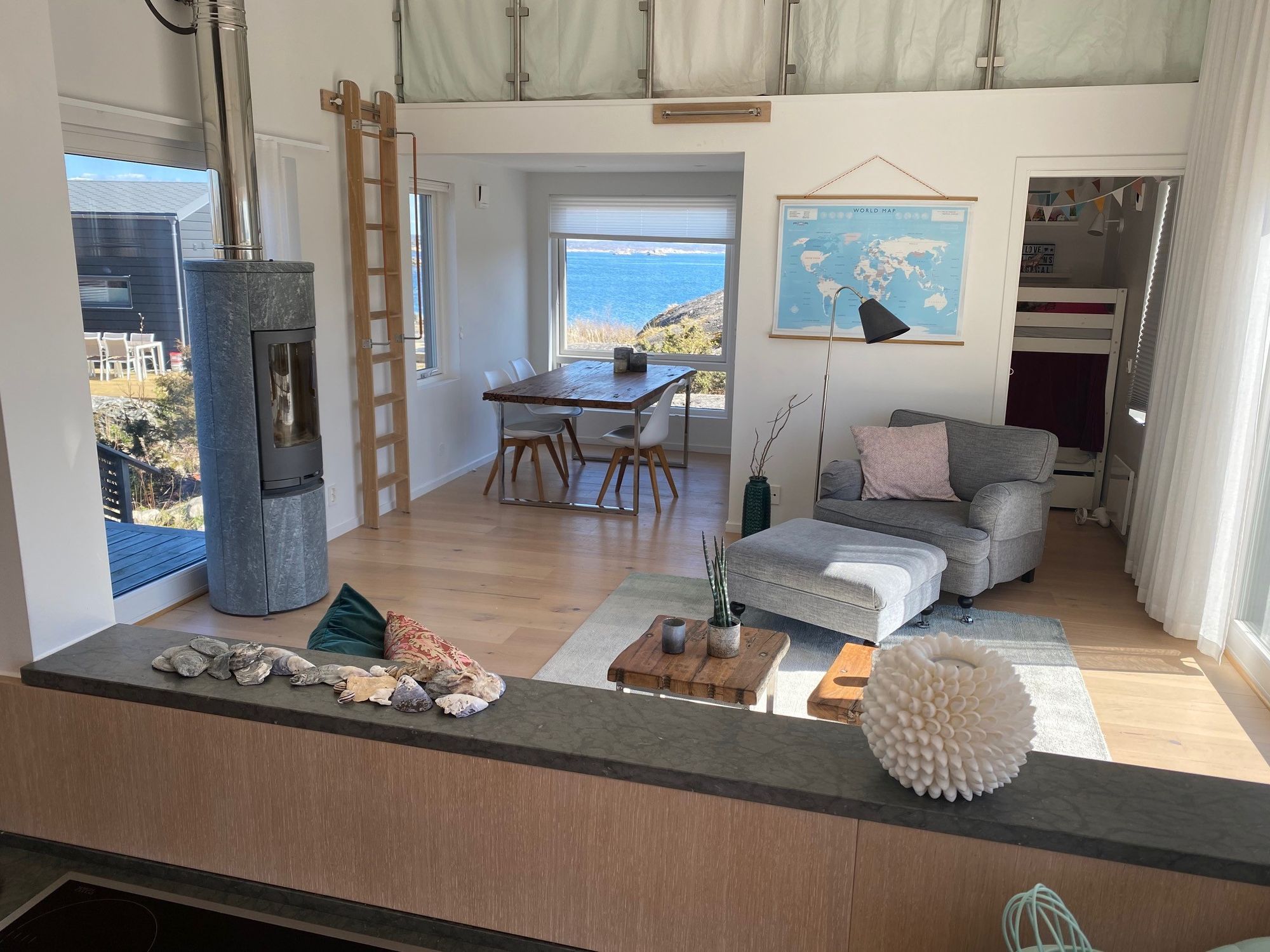 Modernt Hus med Havsutsikt på Knarrholmen – bild 10 av 22
