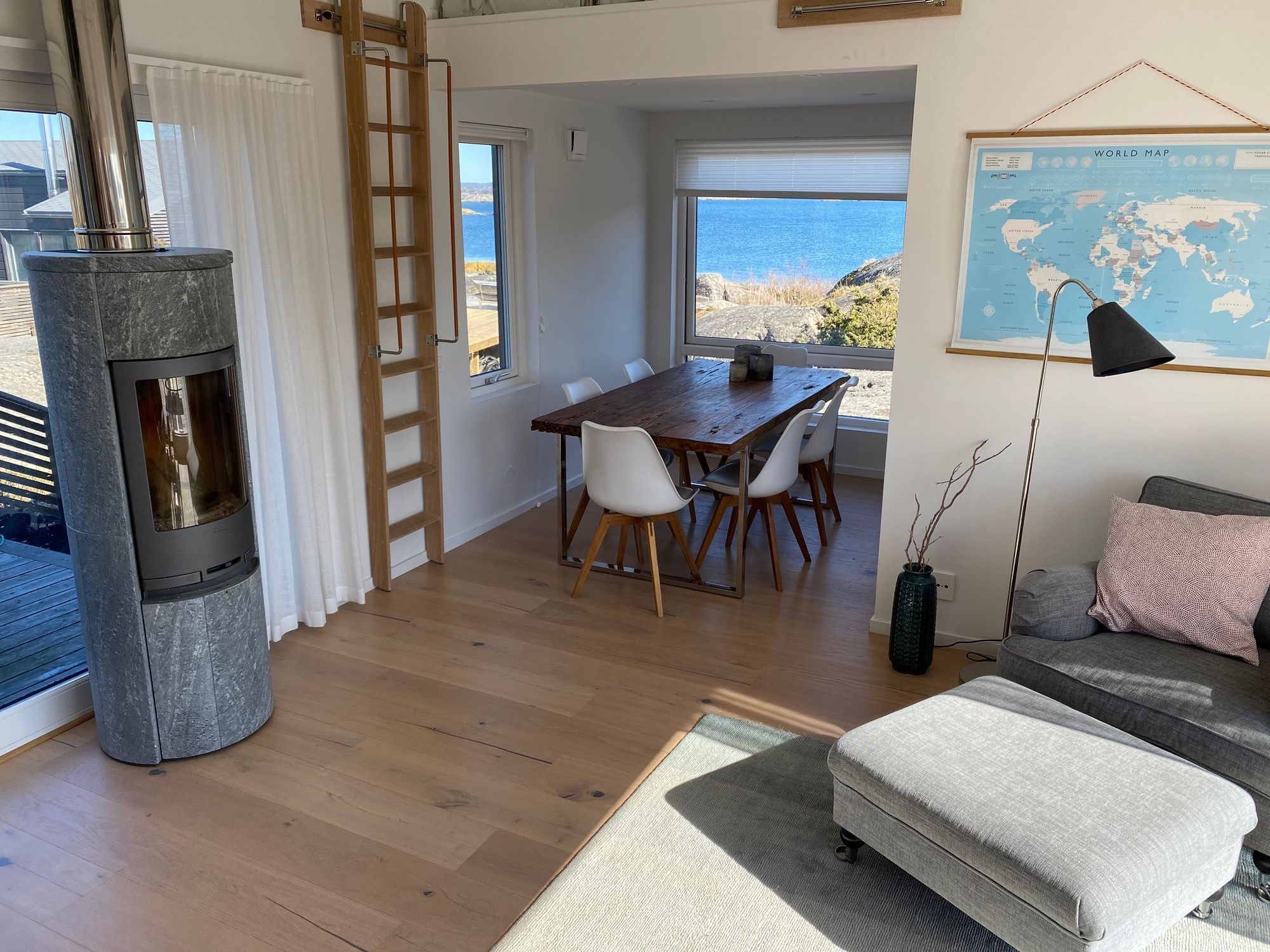 Modernt Hus med Havsutsikt på Knarrholmen – bild 11 av 22