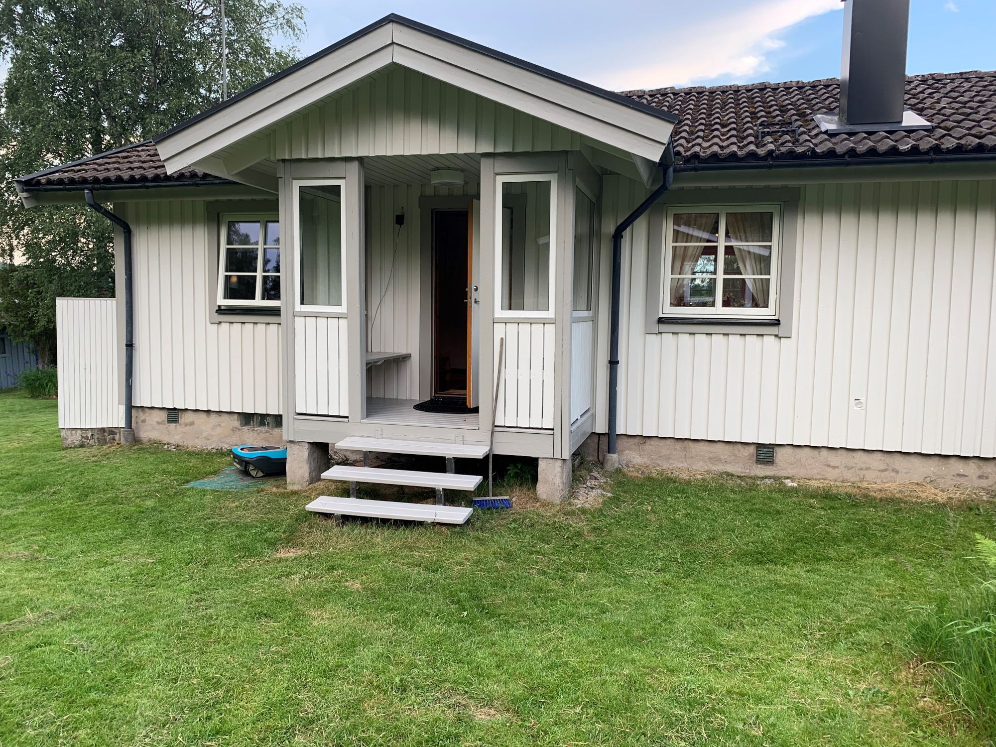 Stuga i vackra Alhammar nära sjön Åsunden