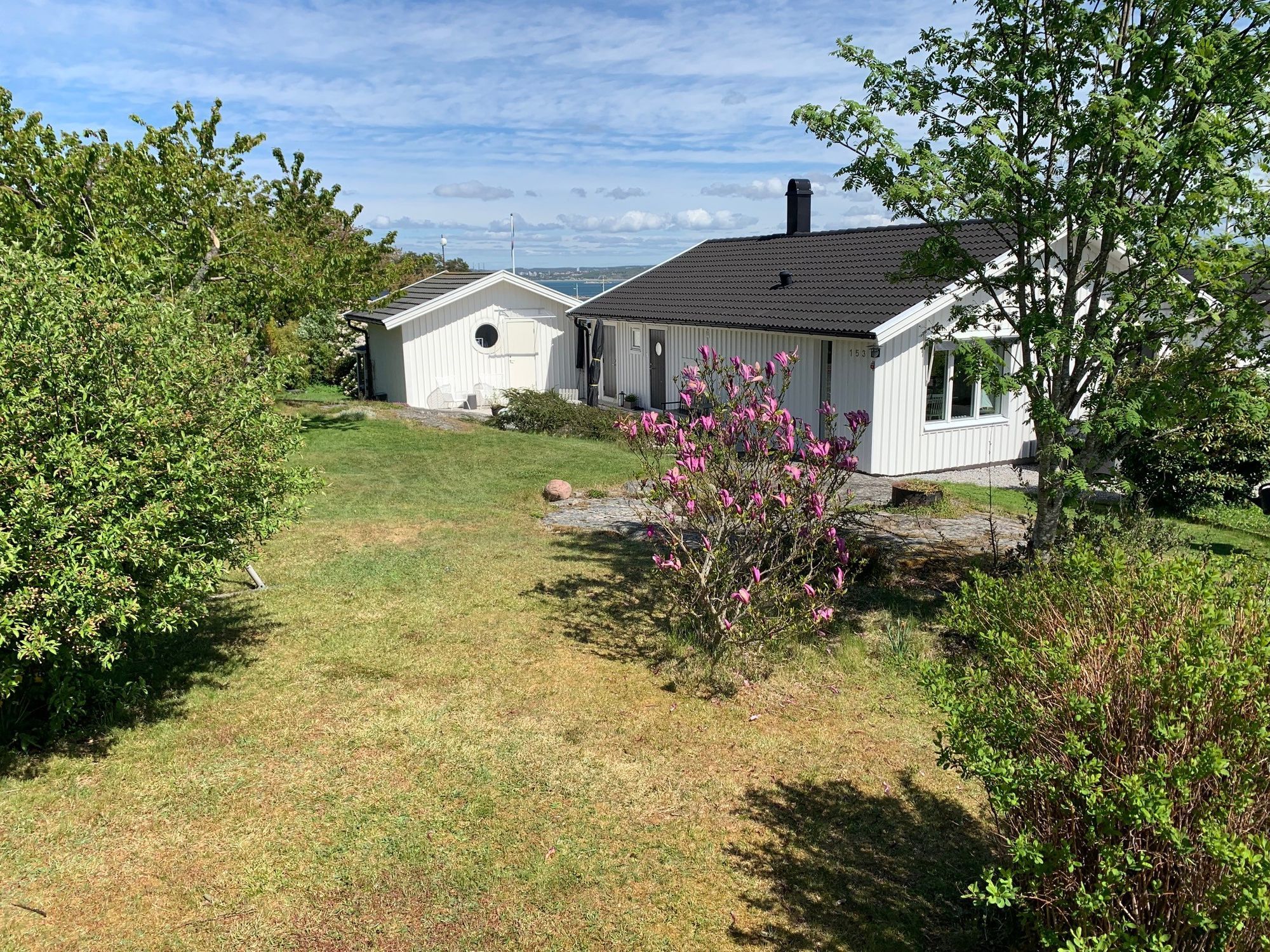 Härligt sommarhus på Tjörn med havsutsikt. – bild 6 av 24