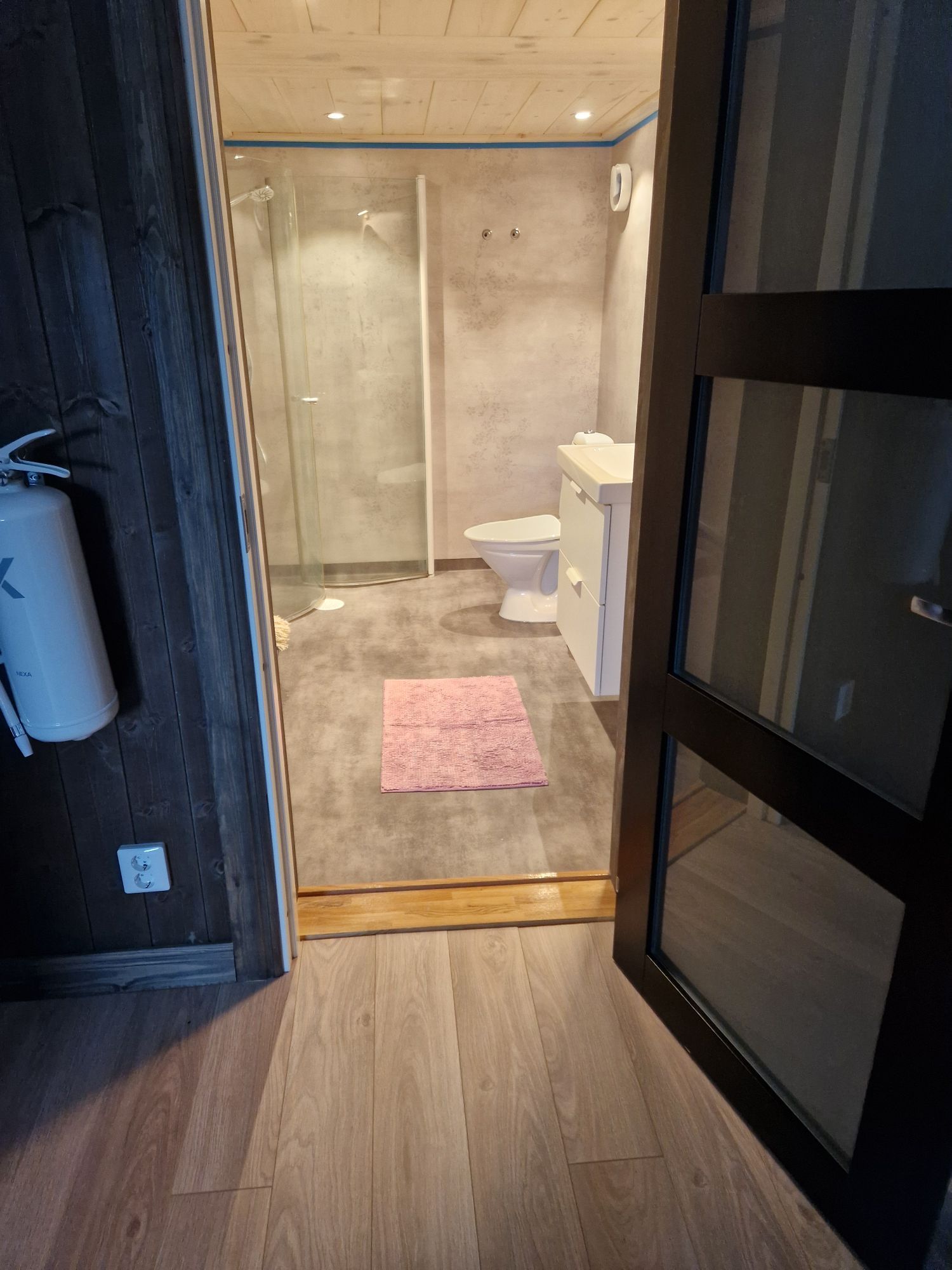 Stuga med loft i härliga Storhogna – bild 4 av 10