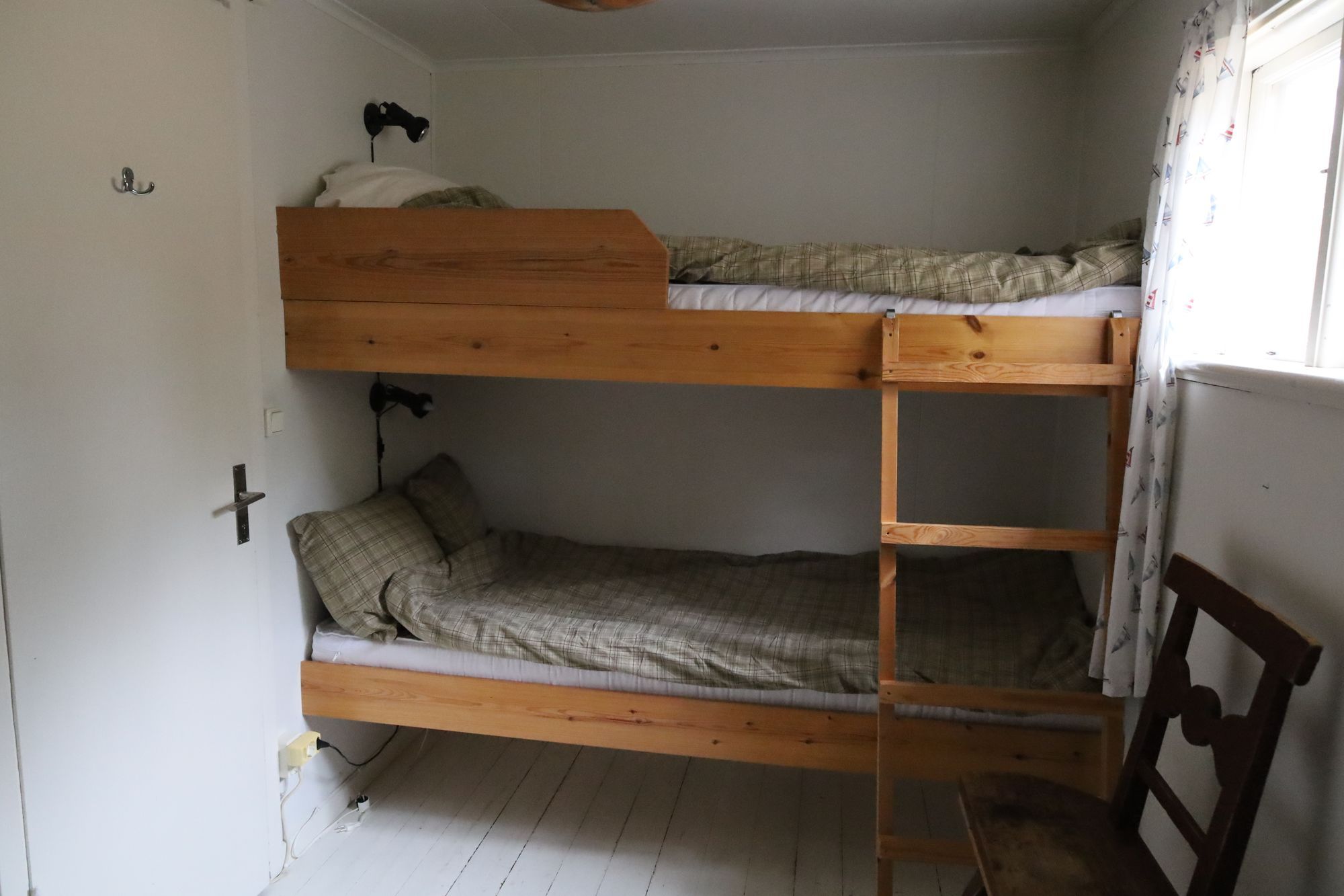 Mysig stuga med skärgårdens bästa utsikt – bild 13 av 17
