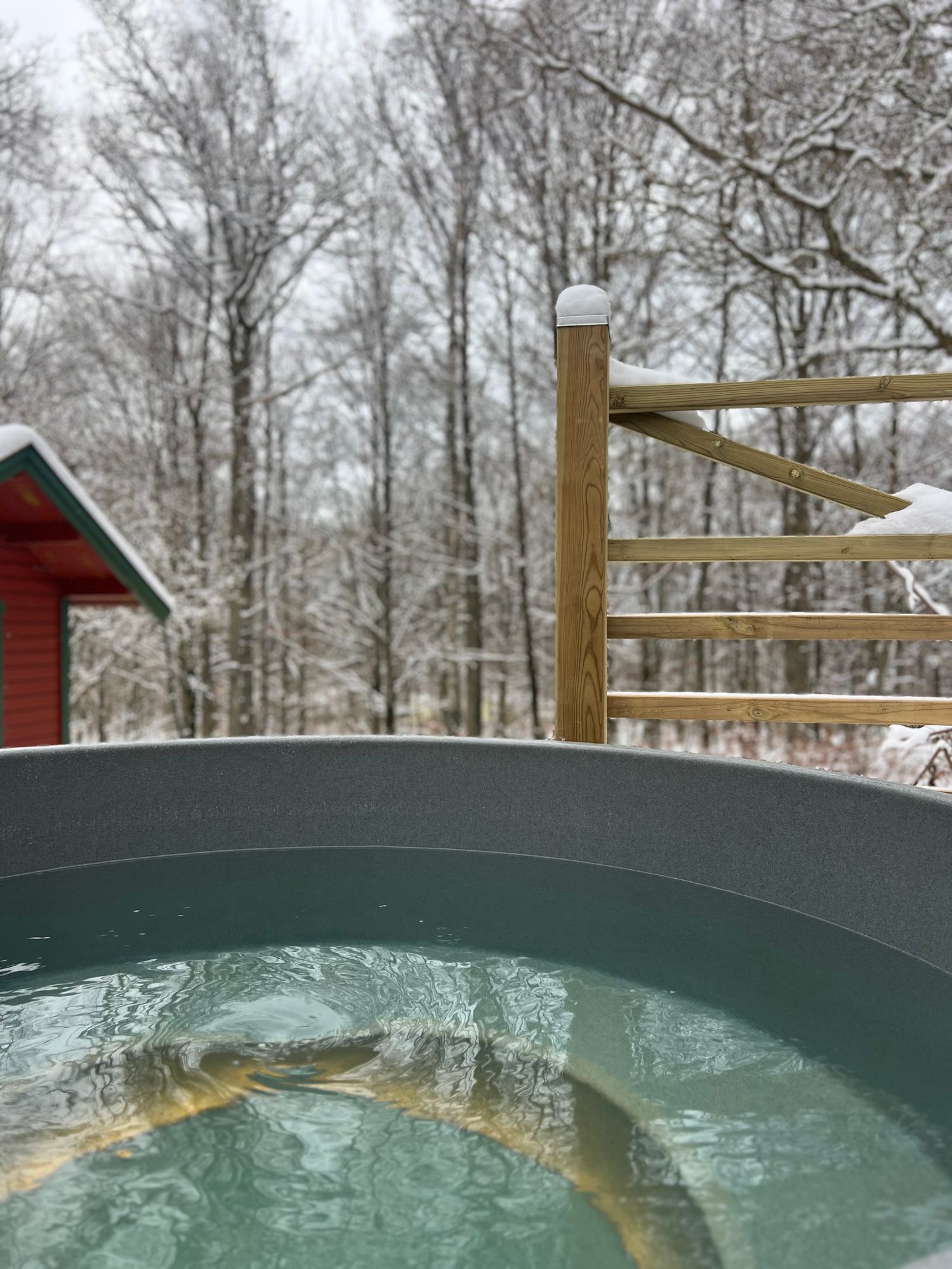 Stuga med privat badtunna – bild 12 av 24