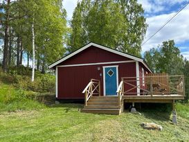 Newly renovated cottage by a lake and swimmingarea