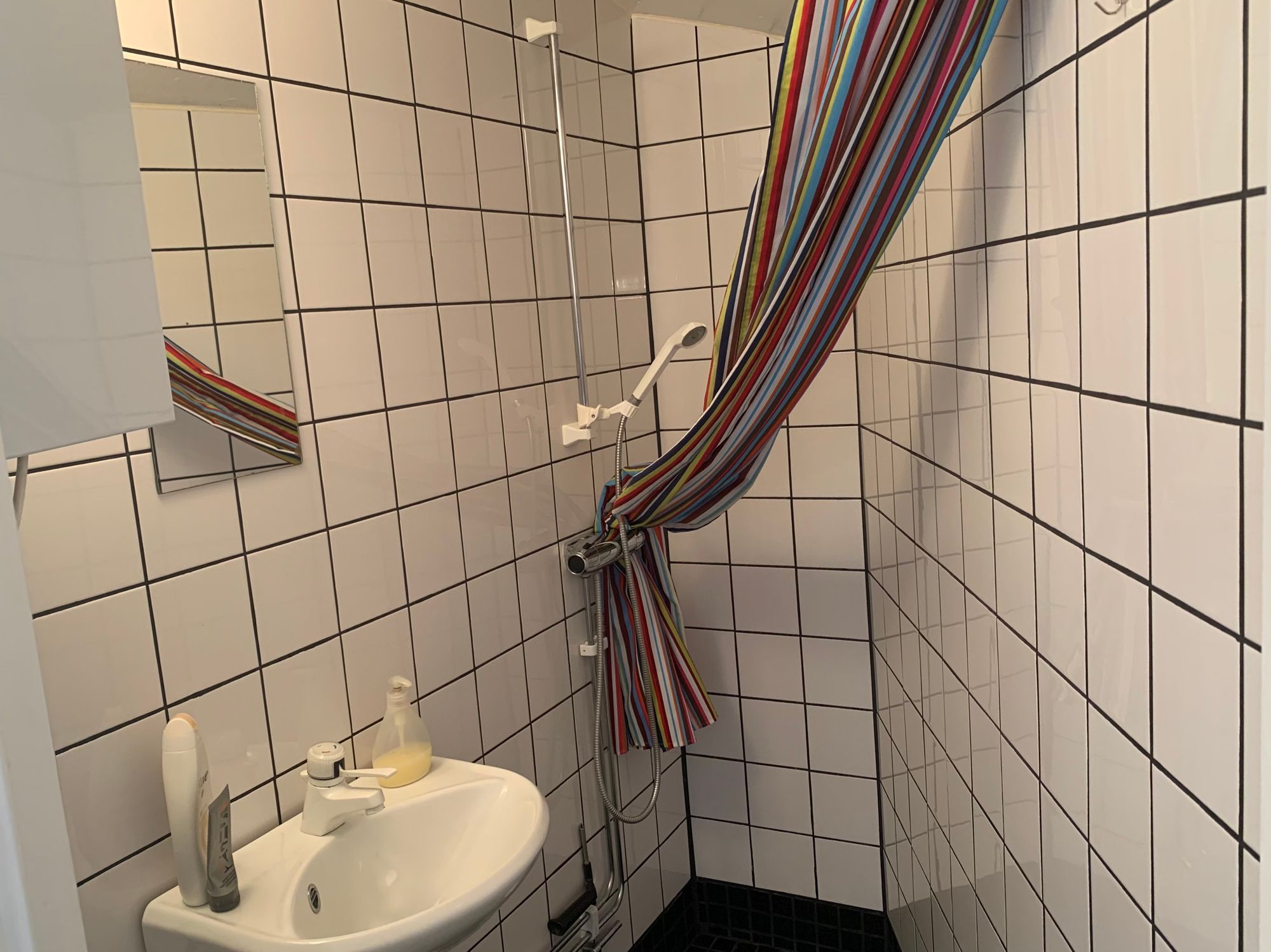 Kustnära och trivsam Gäststuga vid skogsbrynet – bild 10 av 24