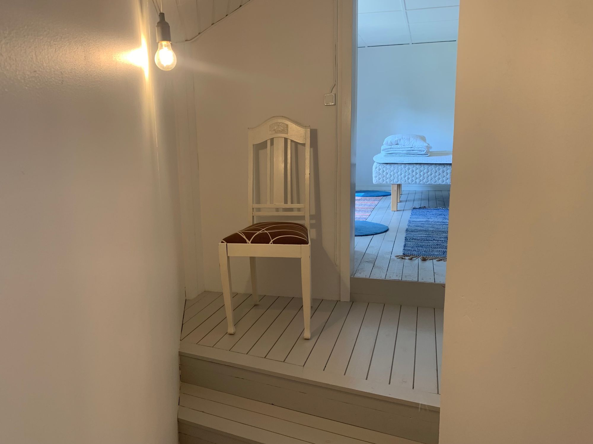 Kustnära och trivsam Gäststuga vid skogsbrynet – bild 18 av 24