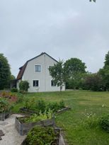 Hus i Östra Visby med trädgård