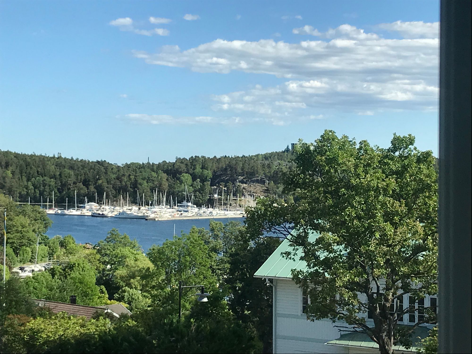 Fantastisk villa med sjöutsikt 200 m från havet – bild 5 av 24