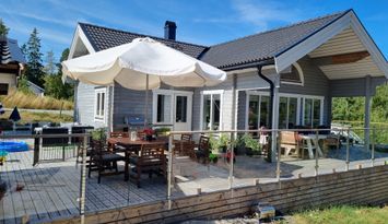 Nybyggt skärgårdshus med jacuzzi